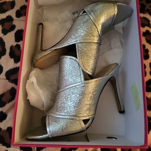 Vince Camuto, 7.5 M, Silver